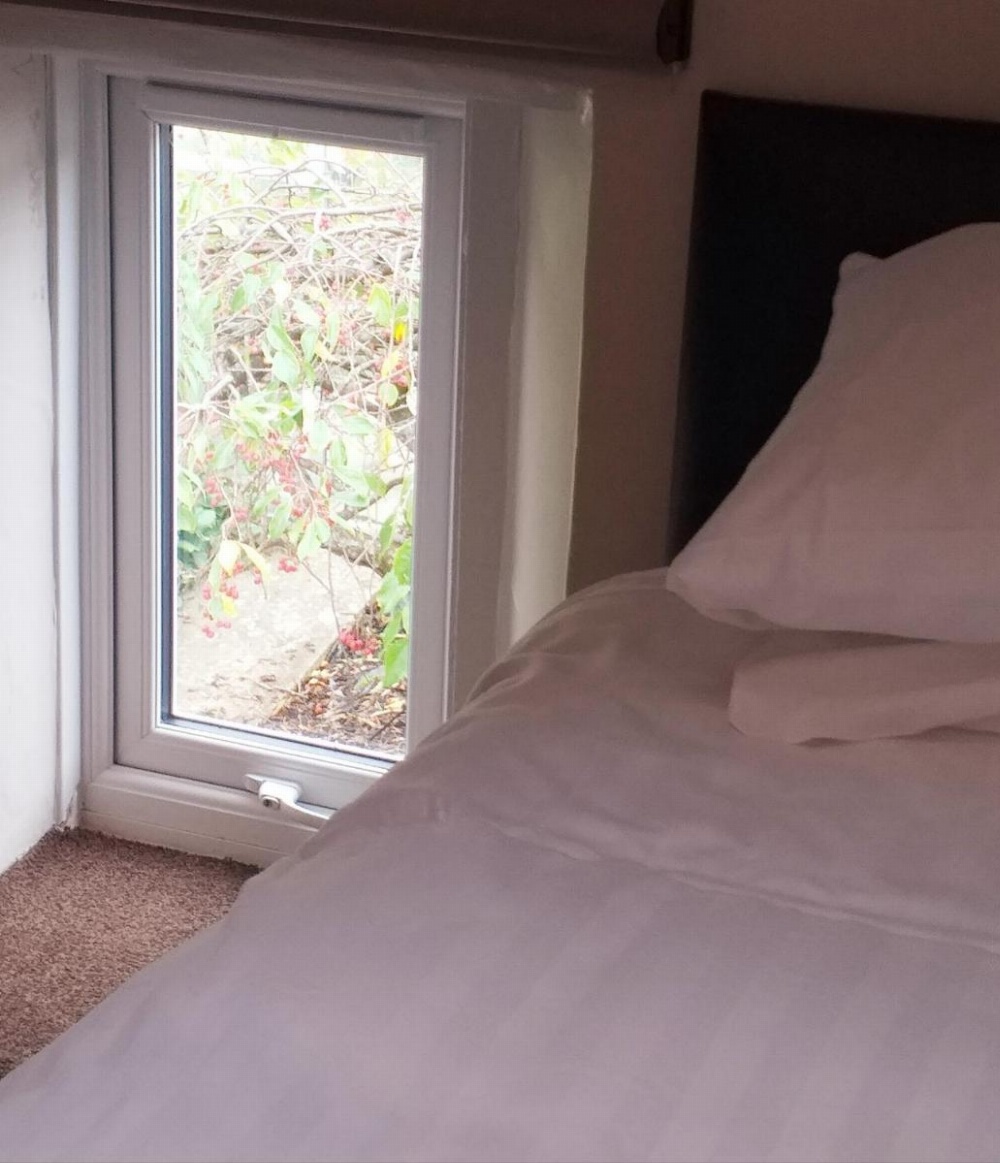 Room image 2